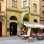 Butterfly Danube Bed and Breakfast 4*
