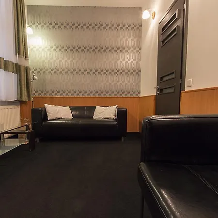 バタフライ ホーム ドナウ ブダペスト