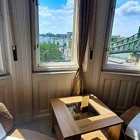 Bed & Breakfast Butterfly Danube Budapest