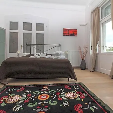 B&B Butterfly Danube 4*