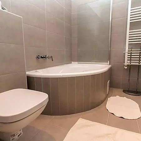 Butterfly Danube 4*