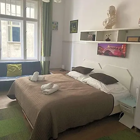 Bed & Breakfast Butterfly Danube Budapest