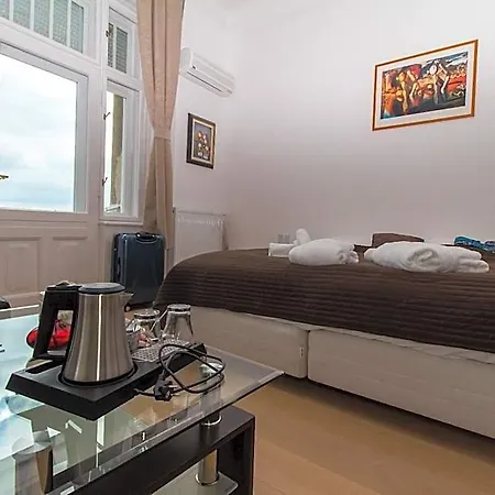 Butterfly Danube Bed & Breakfast