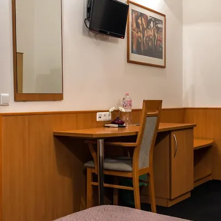 バタフライ ホーム ドナウ 4*