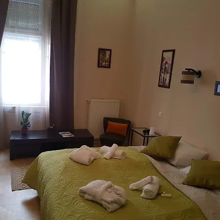 B&B Butterfly Danube Budapesta