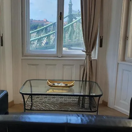 לינה וארוחת בוקר Butterfly Danube בודפשט