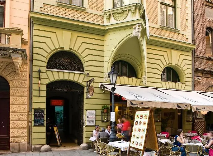 Butterfly Danube Bed & Breakfast 4*