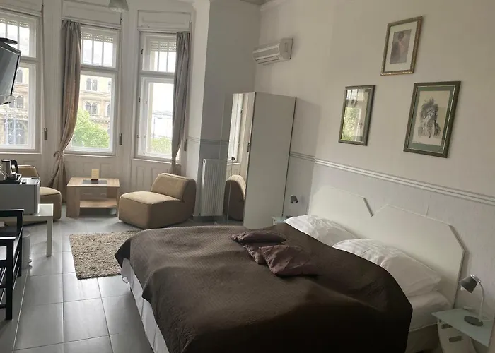 Bed & Breakfast Butterfly Danube 4*