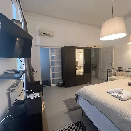 Bed & Breakfast Butterfly Danube 4*