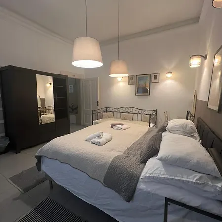 Bed & Breakfast Butterfly Danube 4*