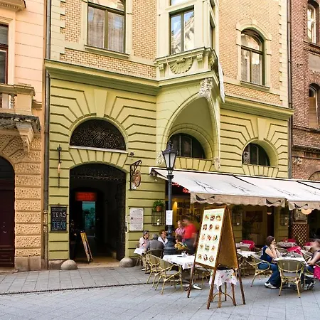 Butterfly Danube Bed & Breakfast 4*