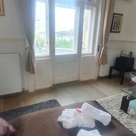 Butterfly Danube Bed & Breakfast