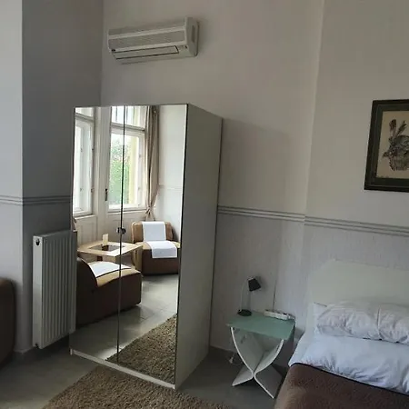 Butterfly Danube Bed & Breakfast Budapest